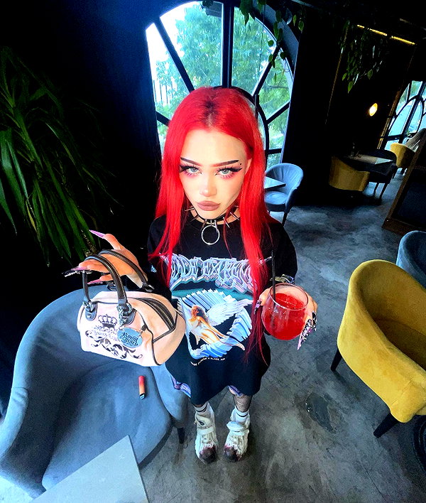 vik4au instagram image archive image