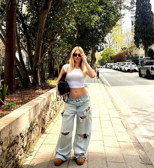niisadurmaz instagram image archive image