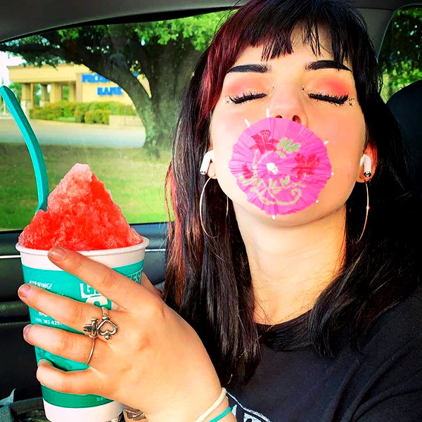 yeahimcaroline instagram image archive image