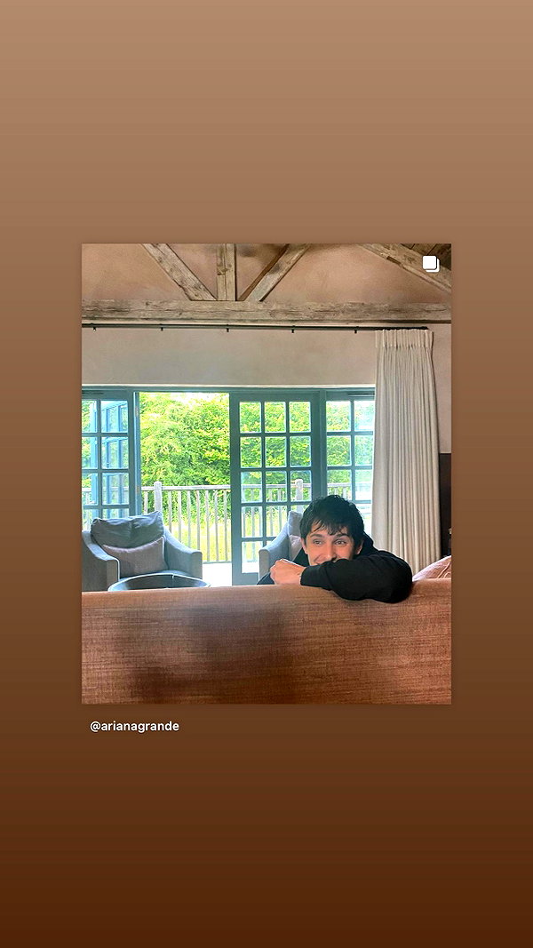 arianagrande instagram image archive image