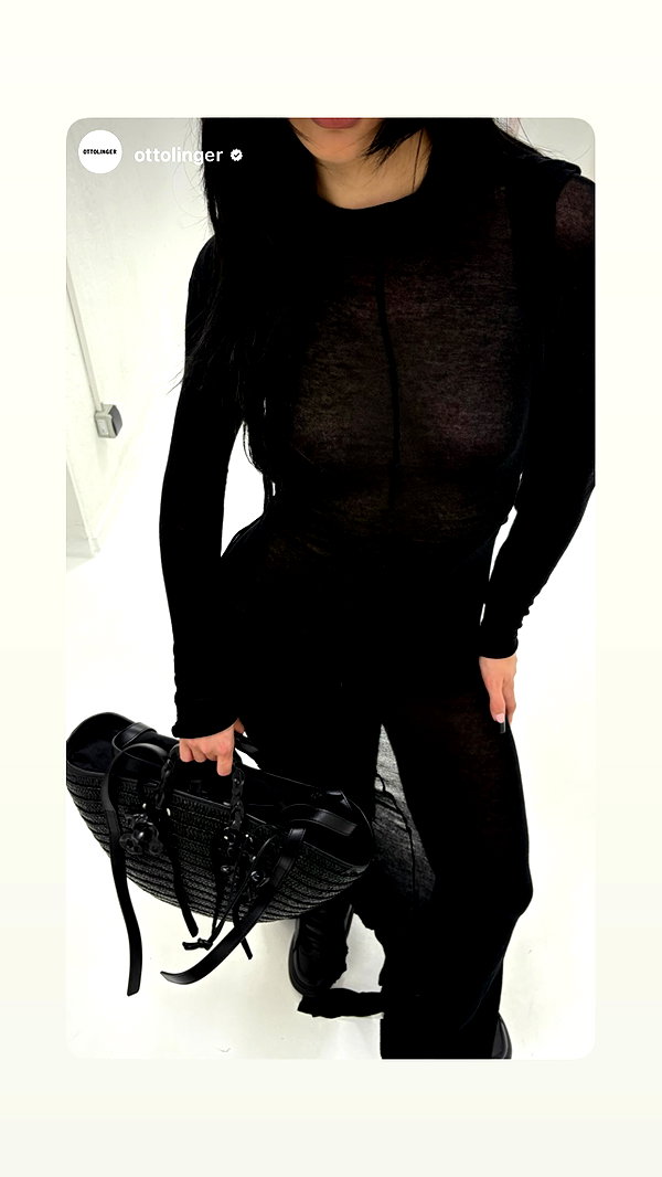 karolinaawasik archive image