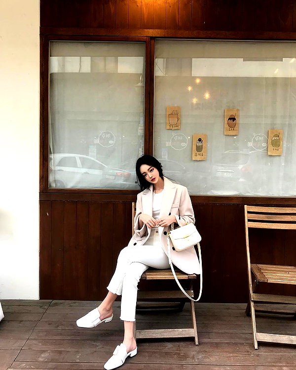 daxbin instagram image archive image