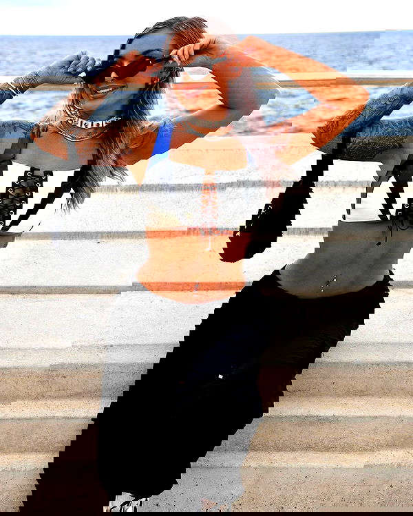 itshayleydavies itshayleydavies archive image