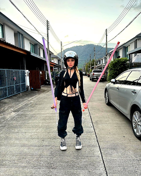 vik4au instagram image archive image