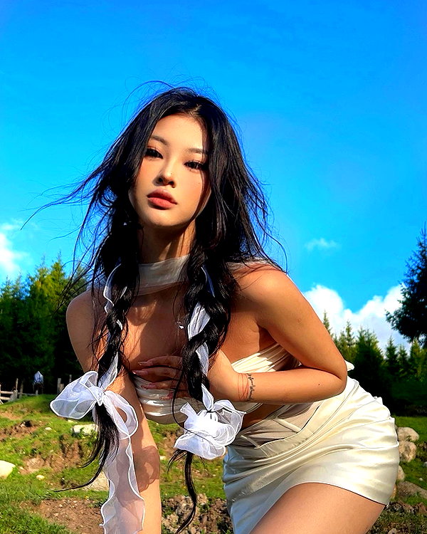 ll.lu1s instagram image archive image