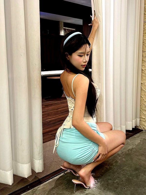 lyhythuedoxinh instagram image archive image