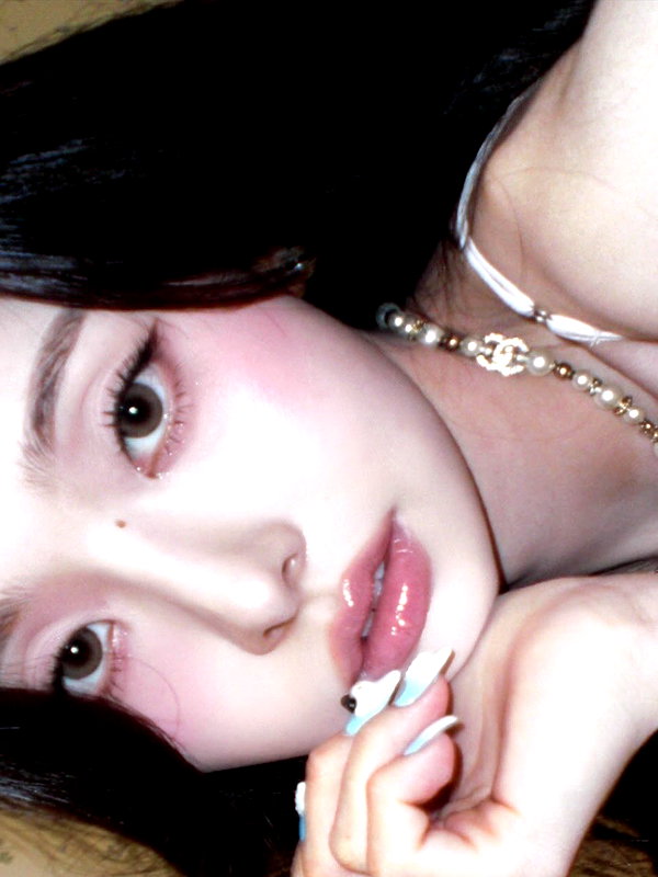 dear.zia instagram image archive image