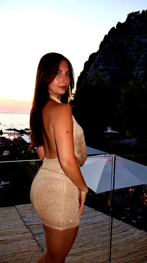 viki_dominev instagram image archive image