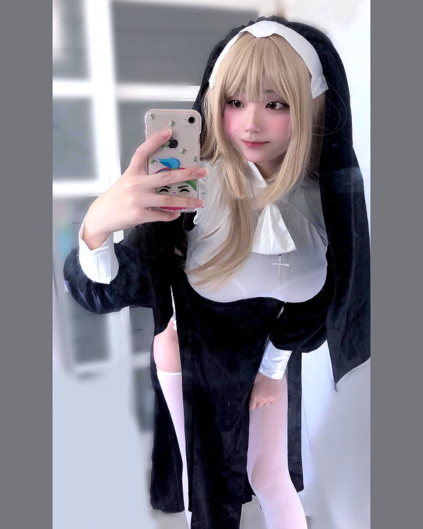 purinn_cos instagram image archive image