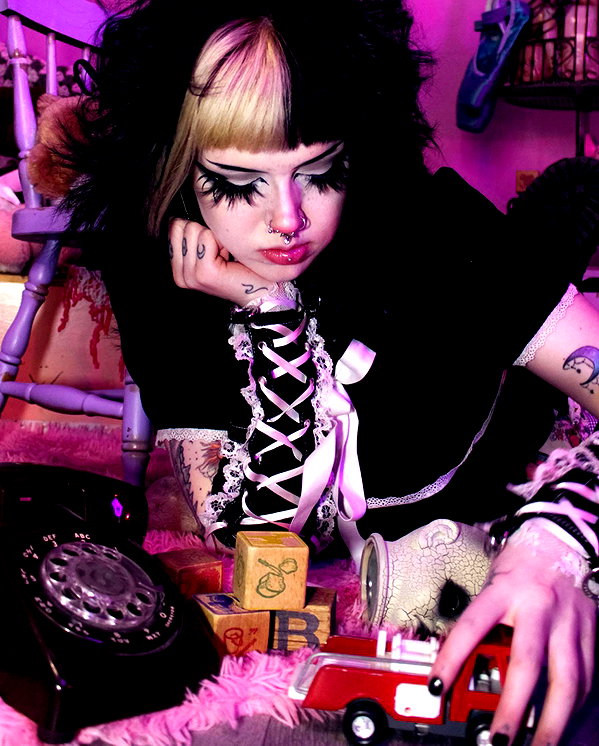 yeahimcaroline instagram image archive image