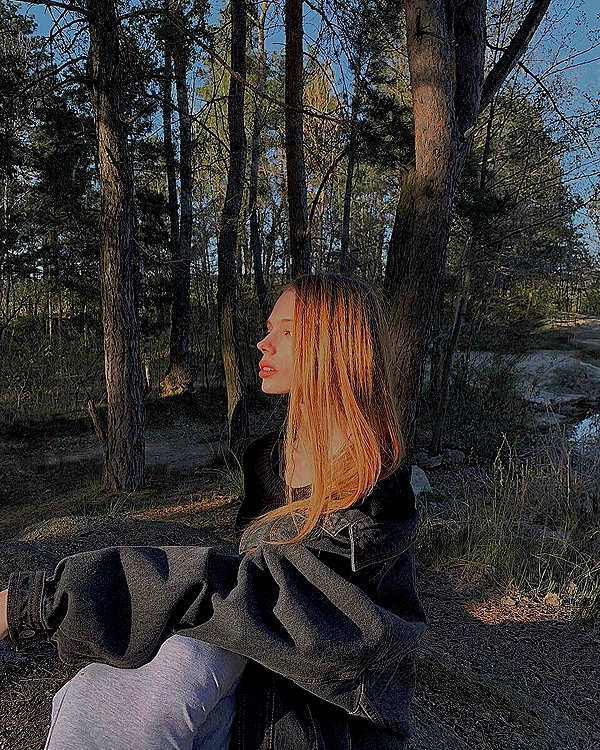 alisen.mari instagram image archive image