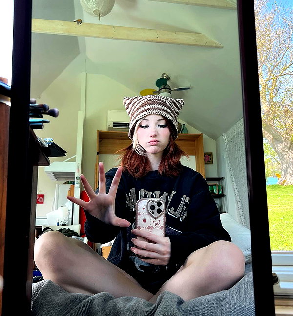 danielle.mercedie instagram image archive image