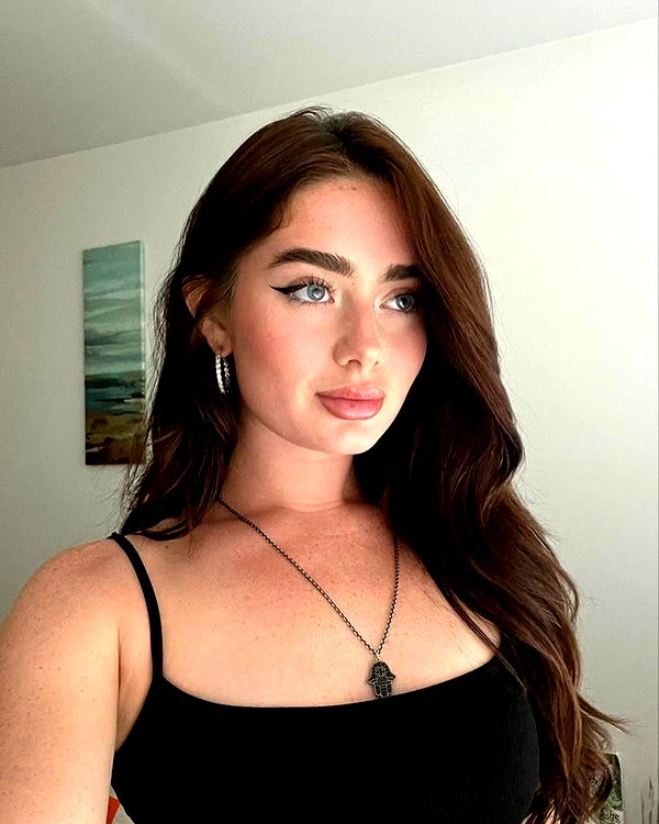 baddiesessence instagram image archive image