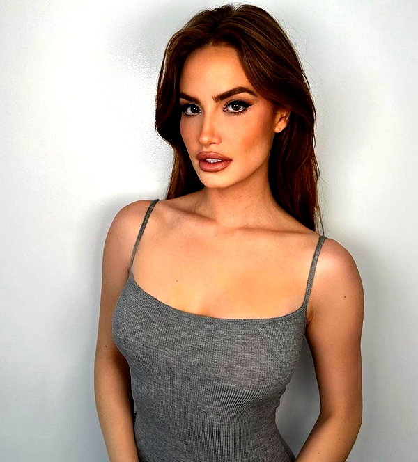 baddiesessence instagram image archive image