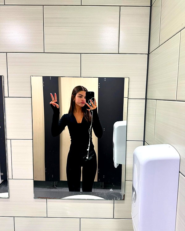 oliviaphillipps instagram image archive image