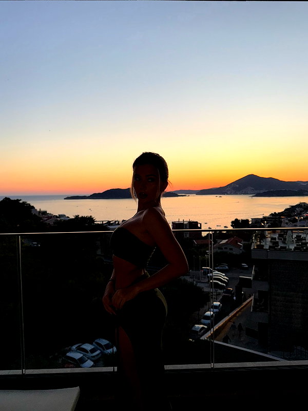 1vecua instagram image archive image