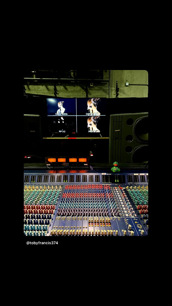 arianagrande instagram image archive image