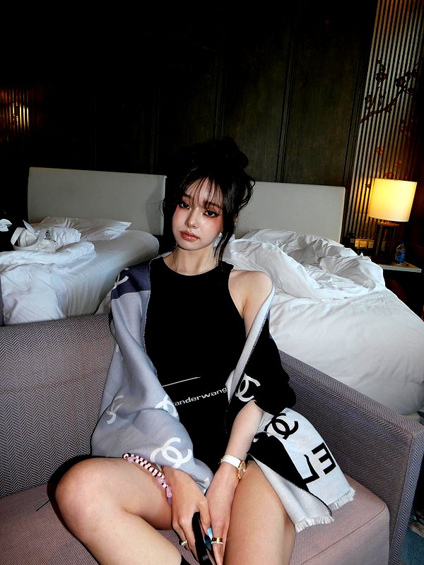 dear.zia instagram image archive image