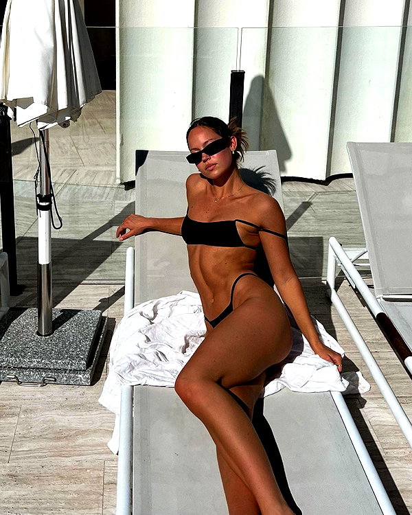 olivia.mathers instagram image archive image