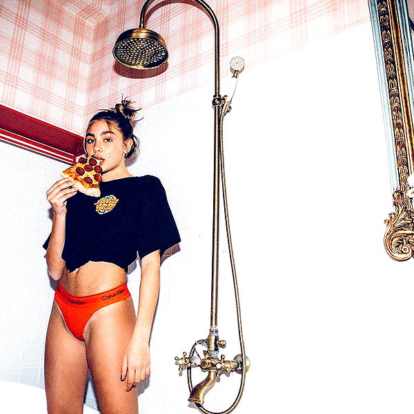 maya.keyy instagram image archive image