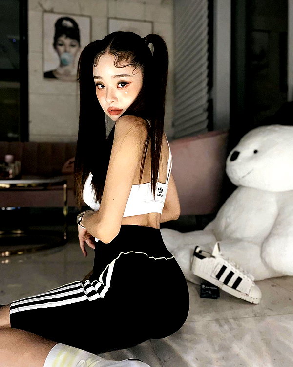 dear.zia instagram image archive image