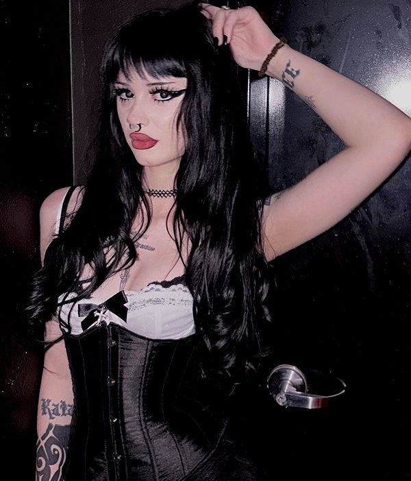 livindeadyaz instagram image archive image