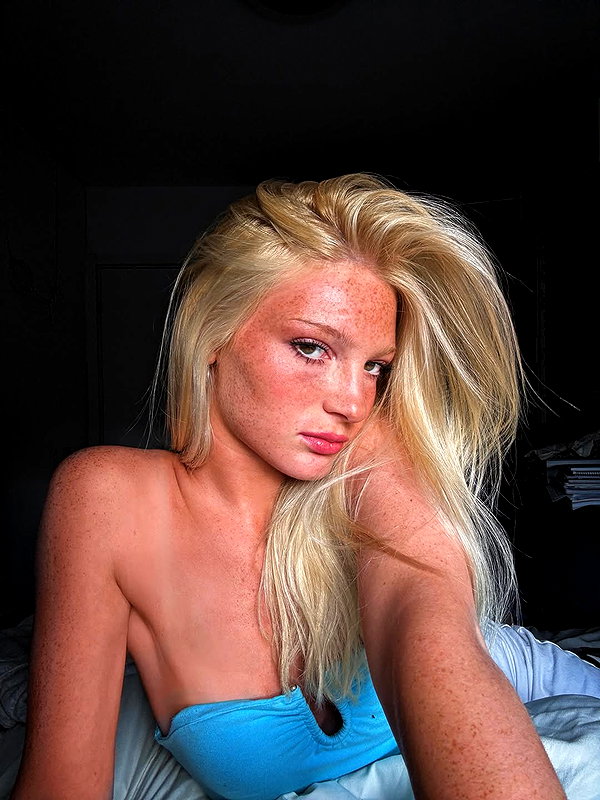 maya_levy___ instagram image archive image
