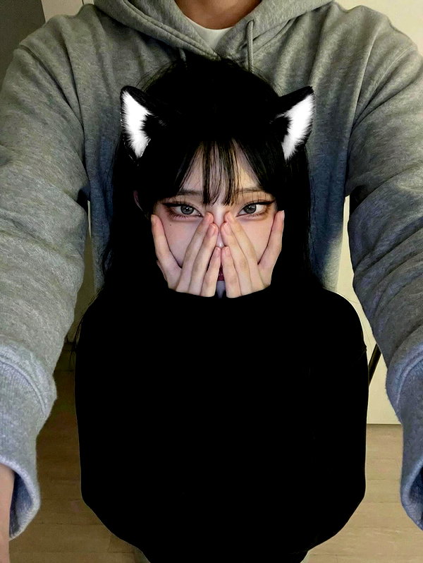 Archived image from @owol.xx on Instagram