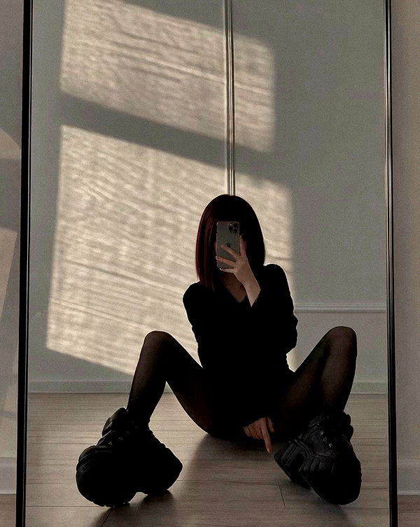 iiren_z instagram image archive image