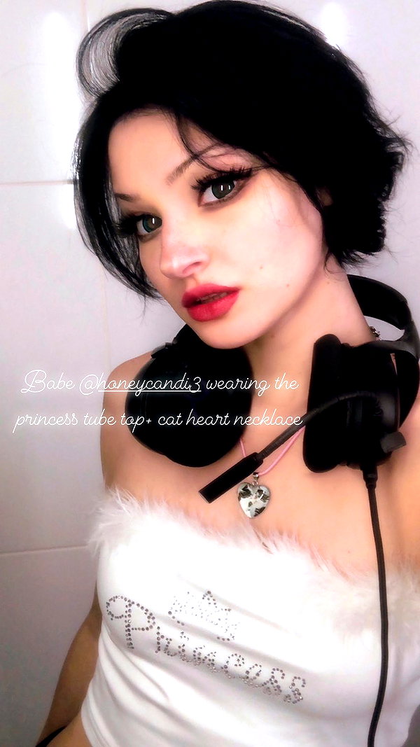 Archived image from @cyberangelz.shop on Instagram