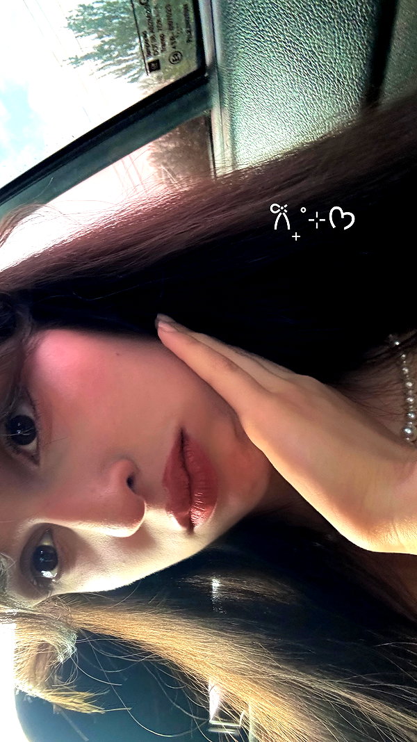 miumiustargirl archive image