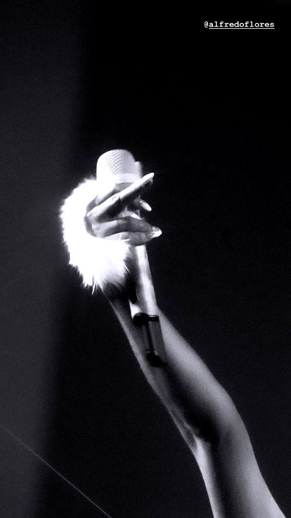 arianagrande instagram image archive image
