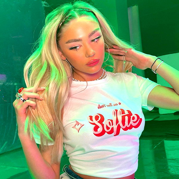 maya.keyy instagram image archive image