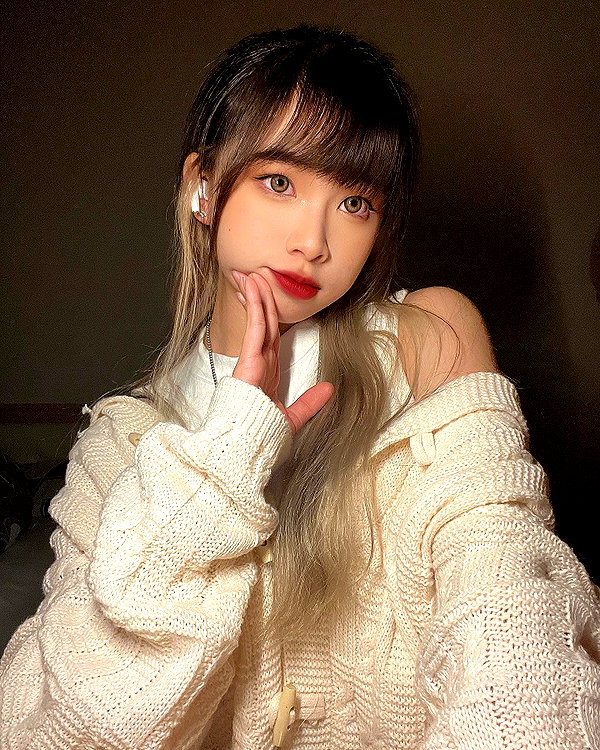 e.shao_417 instagram image archive image