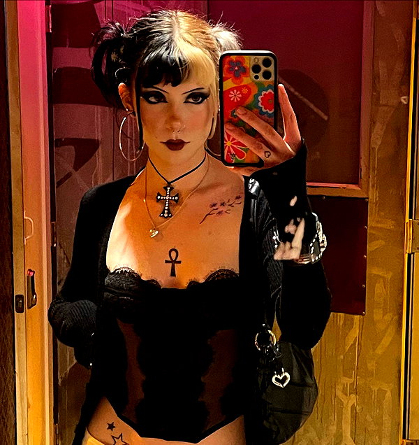 haileylayfield instagram image archive image