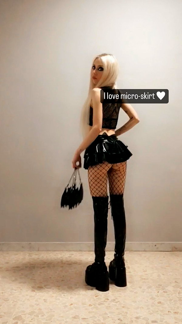 roxiechelon2 archive image
