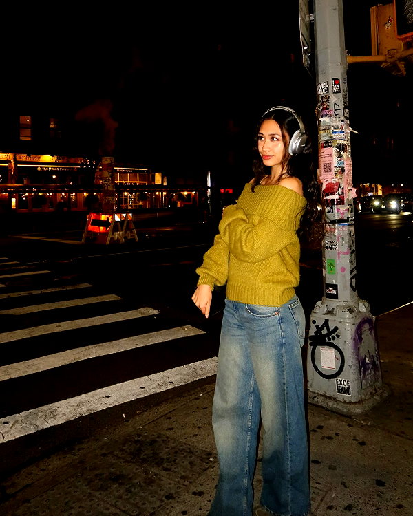 cait.knight instagram image archive image
