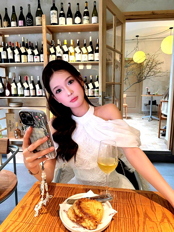 lyhythuedoxinh instagram image archive image
