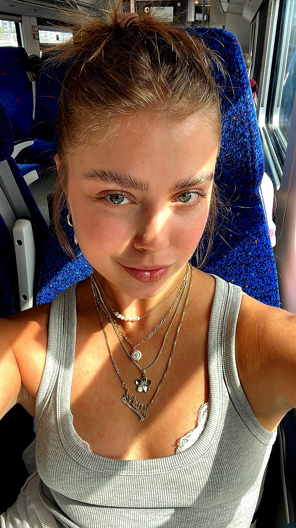 mishel_d_ instagram image archive image