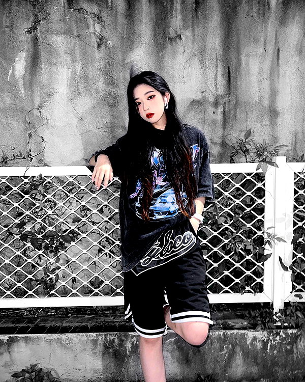 nixqq.425_ instagram image archive image