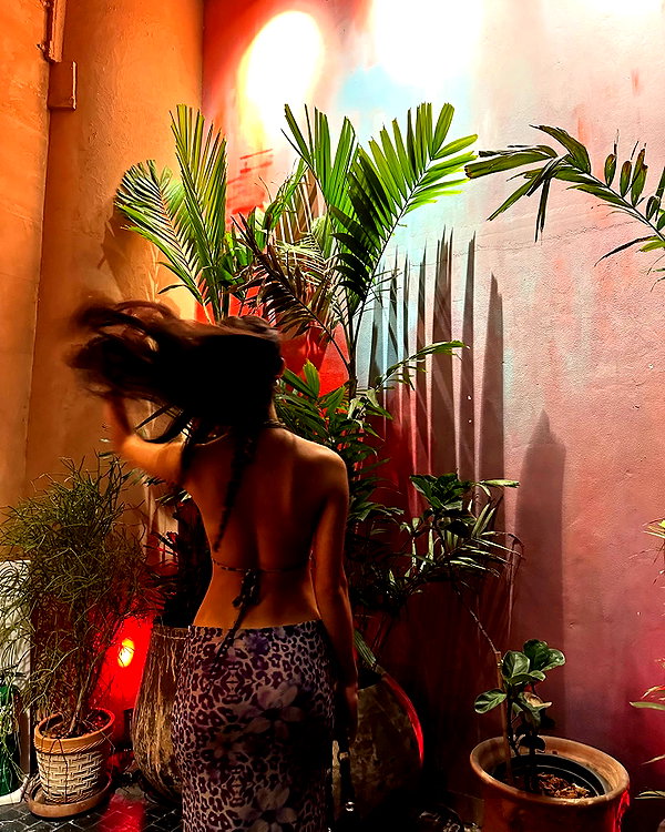 cait.knight instagram image archive image
