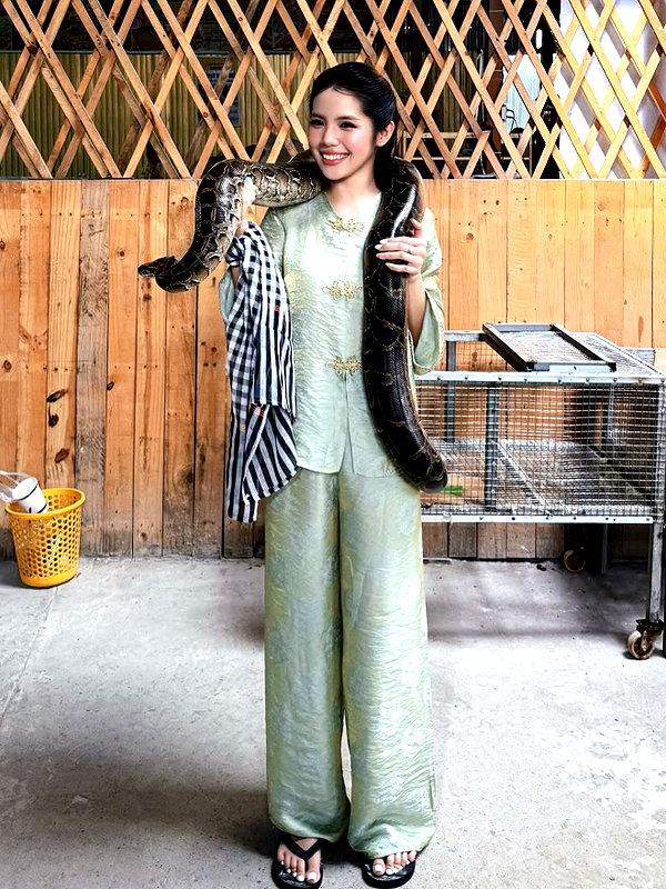 lyhythuedoxinh instagram image archive image