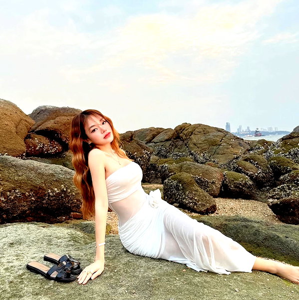 lyhythuedoxinh instagram image archive image