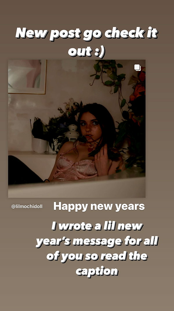 Archived image from @lilmochidoll on Instagram