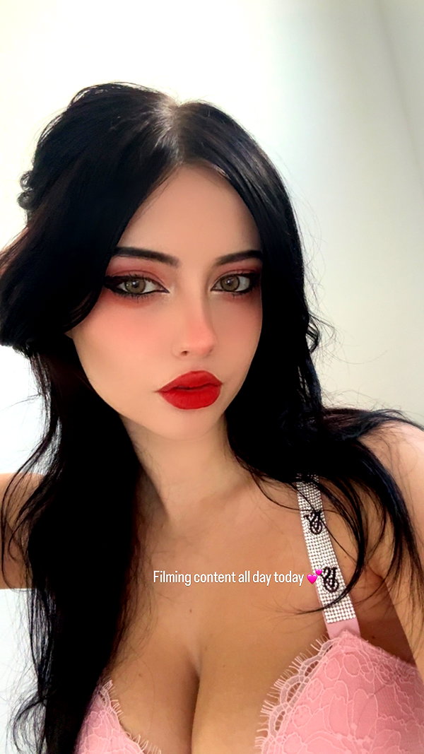 Archived image from @juliaaburch on Instagram