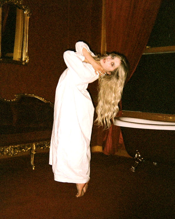 ellianawalmsley instagram image archive image