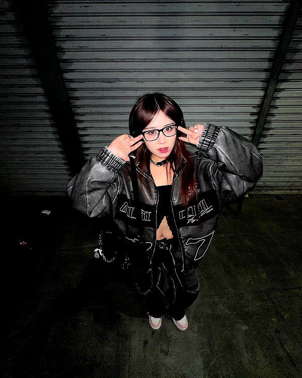 is2tian instagram image archive image