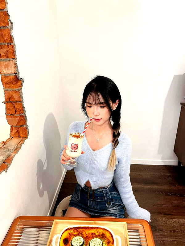 52._.0921 instagram image archive image