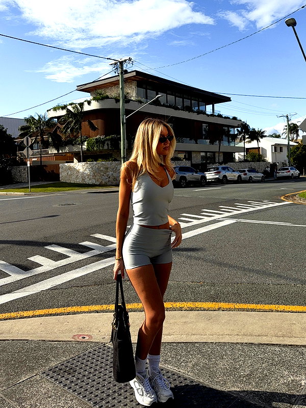 sophiebatzloff instagram image archive image