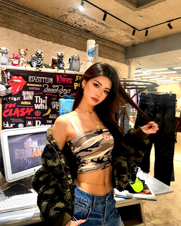 claire_is_miiii instagram image archive image